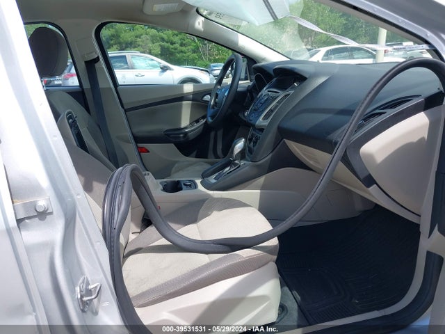 Ford FOCUS SE 2014 1FADP3F22EL434536 Image 5