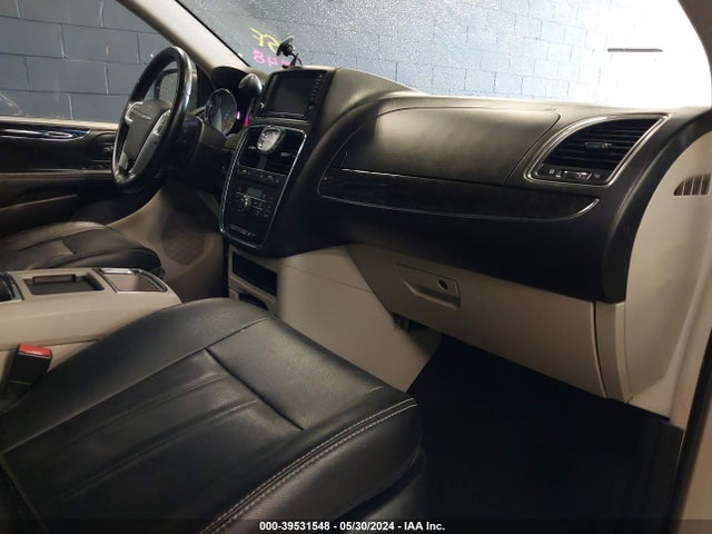 2C4RC1BG9FR730826 Chrysler Town & Country Touring