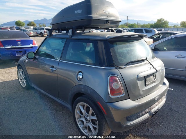 2010 MINI COOPER S WMWMF7C55ATX45193 Photo 2