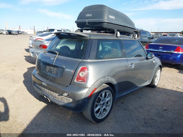 2010 MINI COOPER S WMWMF7C55ATX45193 Photo 3