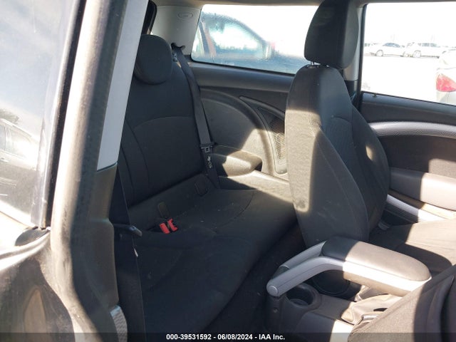 2010 MINI COOPER S WMWMF7C55ATX45193 Photo 7