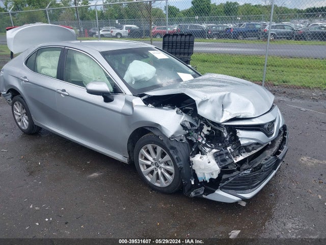 Toyota CAMRY LE 2018 JTNB11HK3J3029800 zdjęcie główne