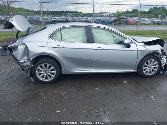 Toyota CAMRY LE 2018 JTNB11HK3J3029800 Image 14