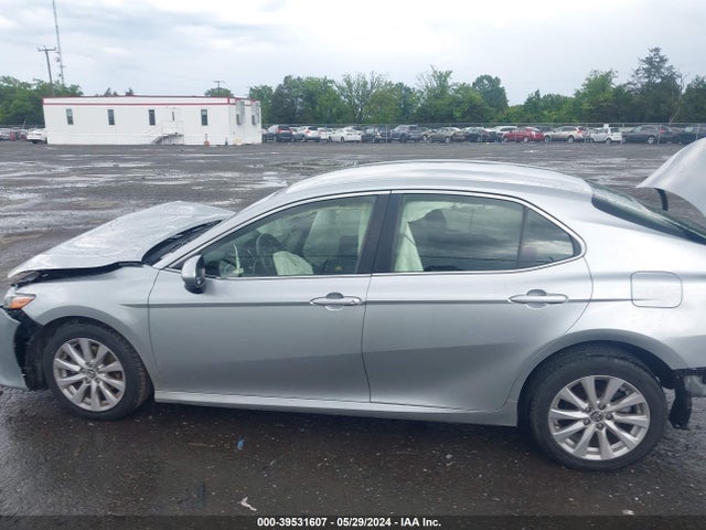 Toyota CAMRY LE 2018 JTNB11HK3J3029800 Image 15