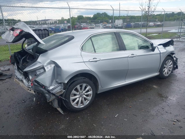 Toyota CAMRY LE 2018 JTNB11HK3J3029800 Image 4