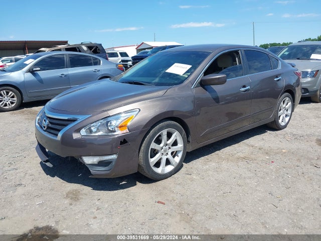 Nissan Altima 2.5 S 2015 1N4AL3APXFC587832 Image 2