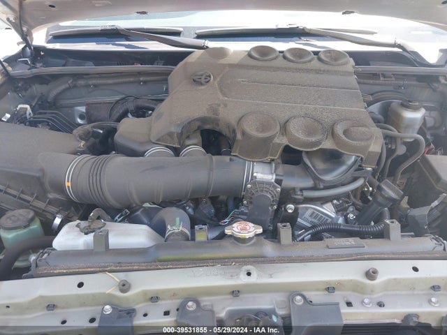Toyota 4RUNNER SR5 2019 JTEZU5JR5K5202369 Image 10
