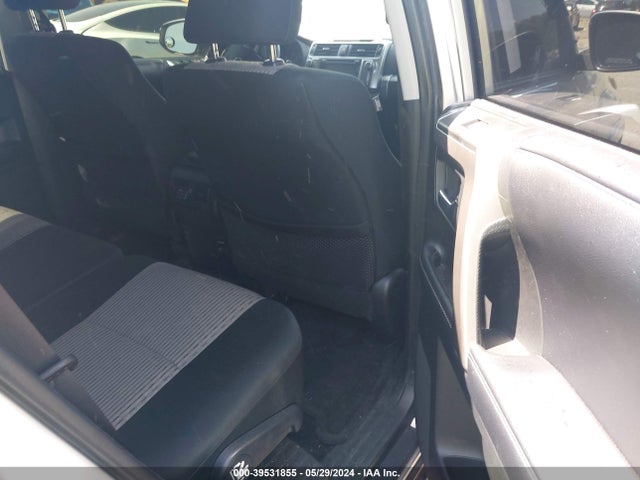 Toyota 4RUNNER SR5 2019 JTEZU5JR5K5202369 Image 8