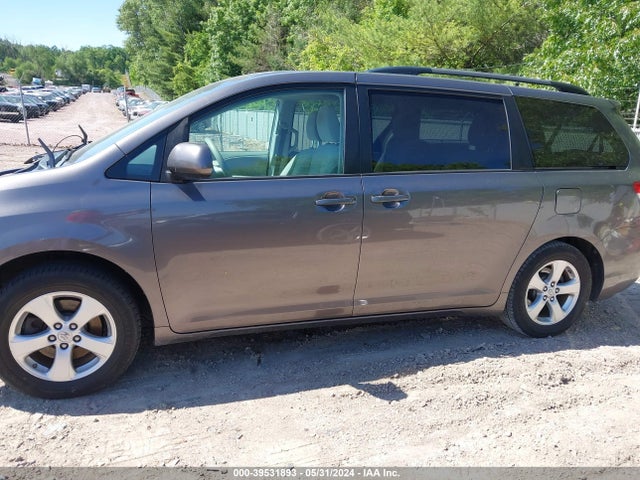 Toyota Sienna Le V6 8 Passenger 2014 5TDKK3DCXES491741 Image 15
