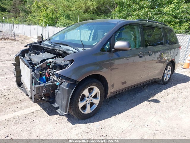 Toyota Sienna Le V6 8 Passenger 2014 5TDKK3DCXES491741 Image 2