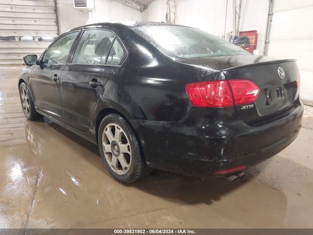 3VW1K7AJ5EM440960 Volkswagen Jetta 2.0l S