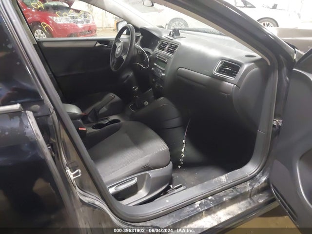 3VW1K7AJ5EM440960 Volkswagen Jetta 2.0l S