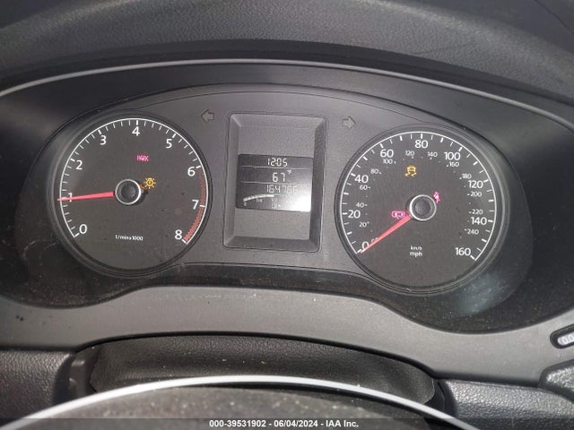 3VW1K7AJ5EM440960 Volkswagen Jetta 2.0l S
