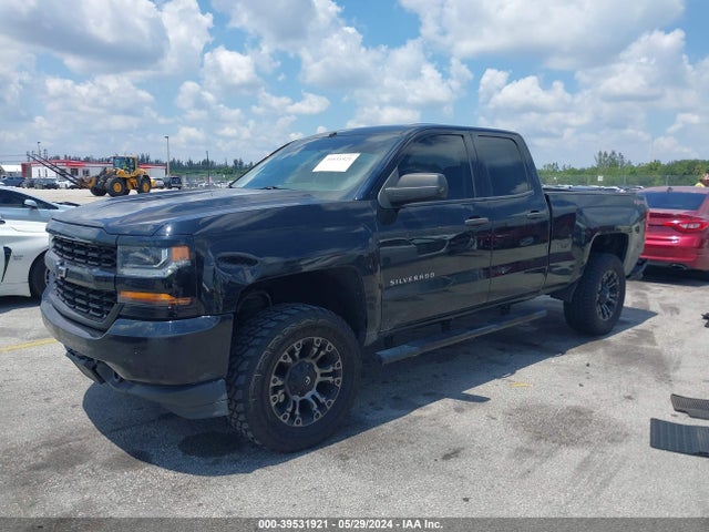 Chevrolet Silverado 1500 Custom 2017 1GCVKPEC5HZ323365 Image 2