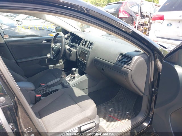 3VW2K7AJ6FM403745 Volkswagen Jetta 2.0l S