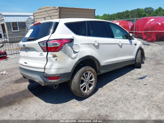 1FMCU0GD7HUC84835 Ford ESCAPE SE