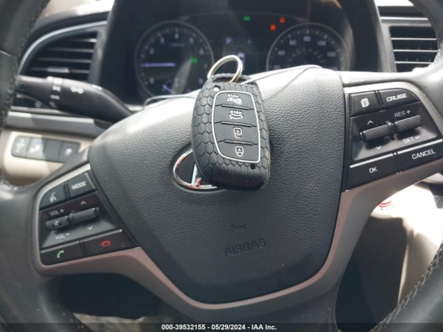 KMHD84LF7HU141486 Hyundai ELANTRA SE