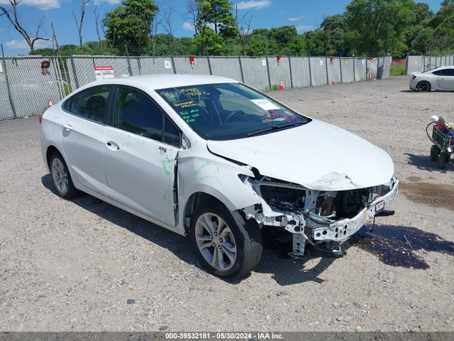 2019 1G1BE5SM7K7114667 main image