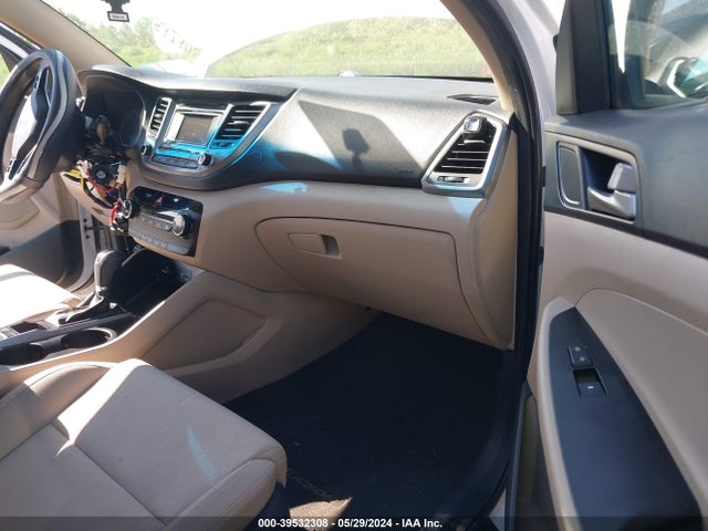 Hyundai TUCSON SE 2018 KM8J2CA42JU702814 Image 5