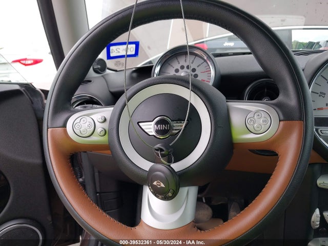 2010 MINI COOPER WMWMF3C54ATZ65806 Photo 10