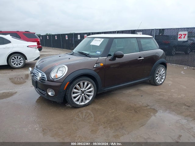 2010 MINI COOPER WMWMF3C54ATZ65806 Photo 1