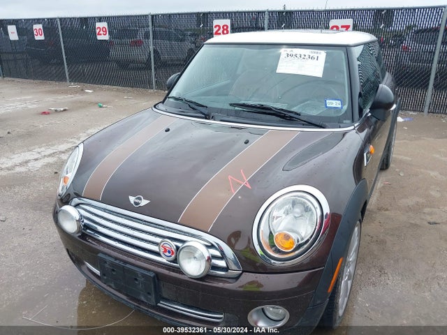 2010 MINI COOPER WMWMF3C54ATZ65806 Photo 5