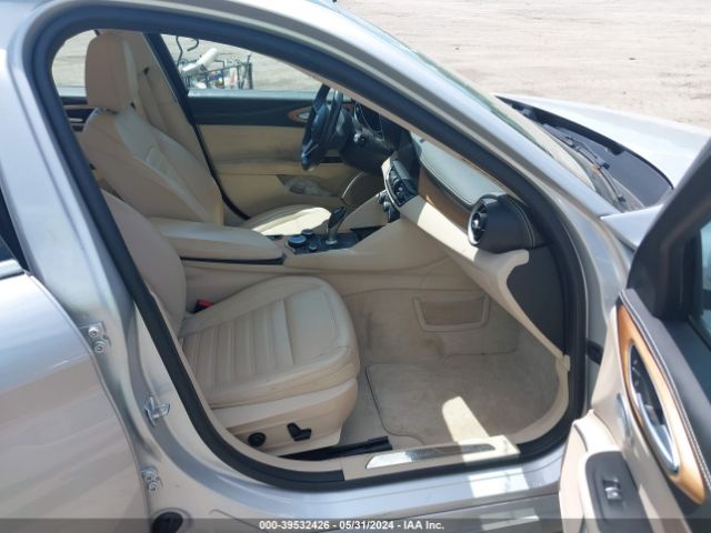 ZARFANBN0K7605326 Alfa Romeo Giulia Ti Lusso Awd