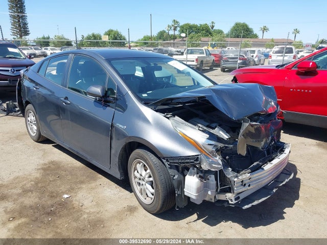 Toyota Prius Three 2016 JTDKARFU6G3010836 zdjęcie główne