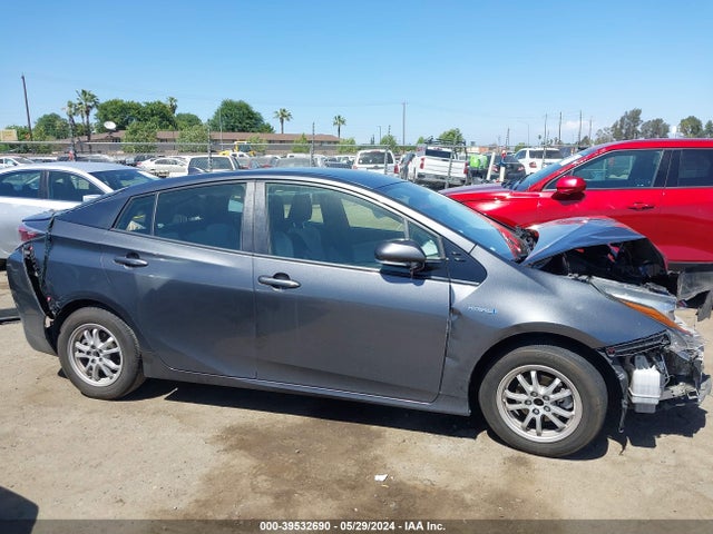 Toyota Prius Three 2016 JTDKARFU6G3010836 Image 14