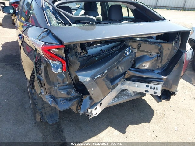 Toyota Prius Three 2016 JTDKARFU6G3010836 Image 18