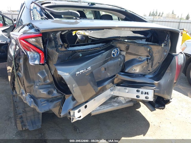Toyota Prius Three 2016 JTDKARFU6G3010836 Image 6