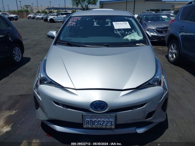 Toyota Prius Three 2018 JTDKARFU6J3545088 Image 13