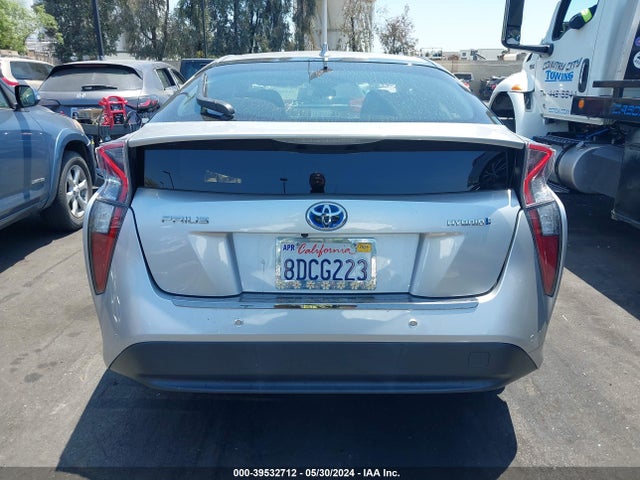 Toyota Prius Three 2018 JTDKARFU6J3545088 Image 17
