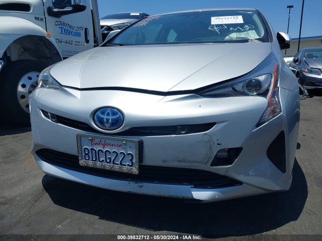 Toyota Prius Three 2018 JTDKARFU6J3545088 Image 6