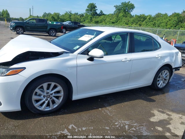 Toyota CAMRY LE 2022 4T1C11AK4NU654009 Image 15
