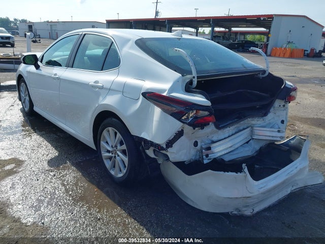 Toyota CAMRY LE 2022 4T1C11AK4NU654009 Image 3