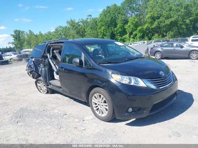 Toyota Sienna Xle 8 Passenger 2015 5TDYK3DC3FS616574 Image 1