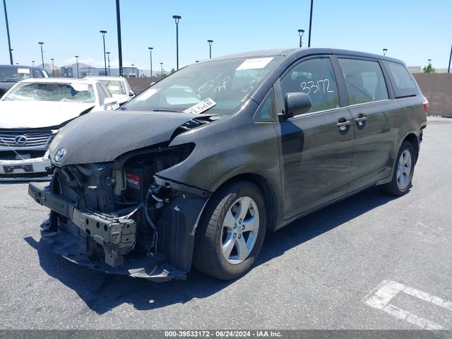 Toyota Sienna L 7 Passenger 2015 5TDZK3DC2FS644693 Image 2