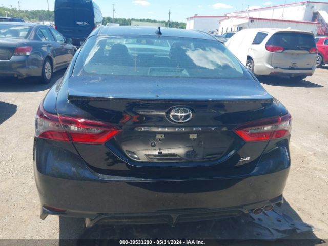 4T1G11AK6NU627721 Toyota CAMRY SE