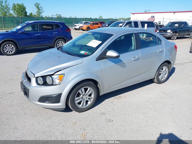 Chevrolet Sonic Lt Auto 2015 1G1JC5SG0F4139719 Image 2
