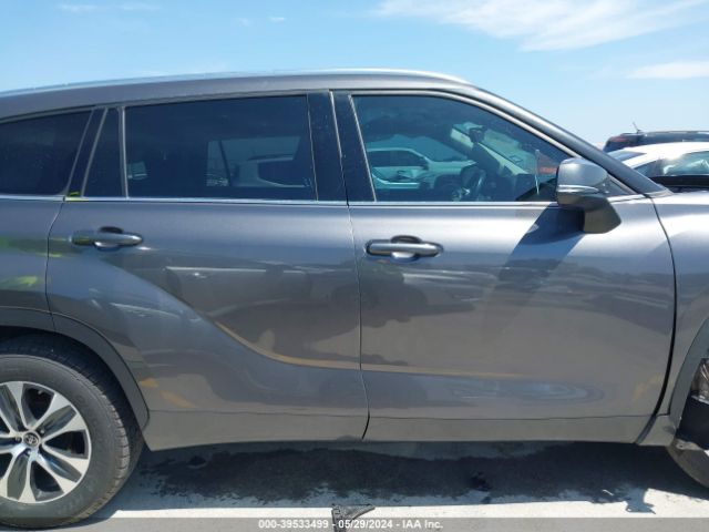 5TDGZRAH5MS048058 Toyota Highlander Xle