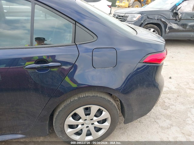Toyota COROLLA LE 2022 5YFEPMAE7NP375271 Image 3