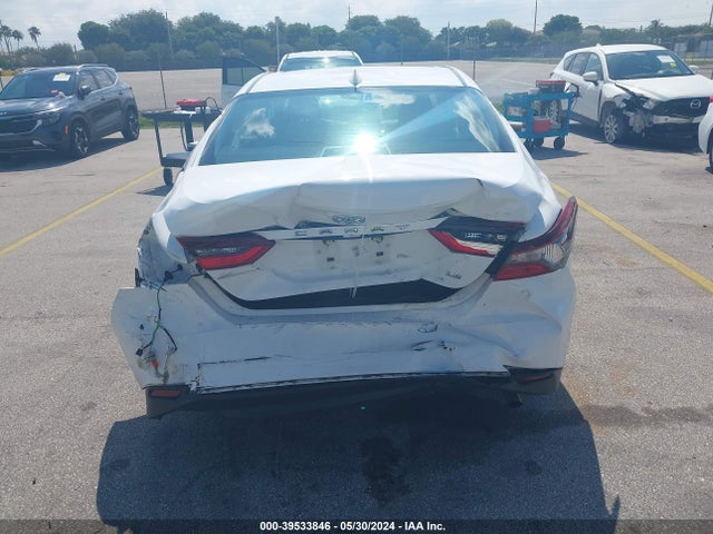 Toyota CAMRY LE 2022 4T1C11AK5NU031403 Image 16