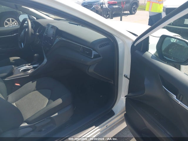 Toyota CAMRY LE 2022 4T1C11AK5NU031403 Image 5