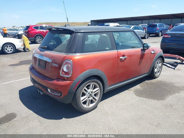 2011 MINI COOPER S WMWSV3C55BTY22956 Photo 3