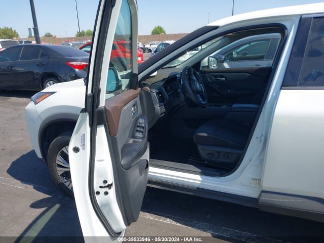 5N1AT3BA6MC733026 Nissan Rogue Sv Fwd