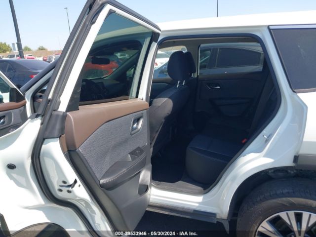 5N1AT3BA6MC733026 Nissan Rogue Sv Fwd