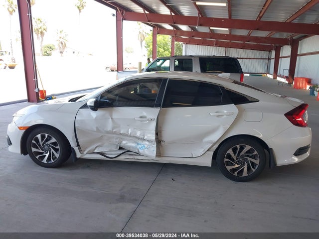 Honda CIVIC EX 2018 2HGFC2F75JH532053 Image 14