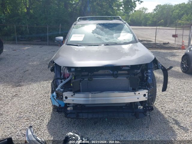 2T3A1RFV5RC440086 Toyota Rav4 Xle Premium