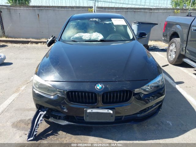 WBA8A9C31HK863977 BMW 320i